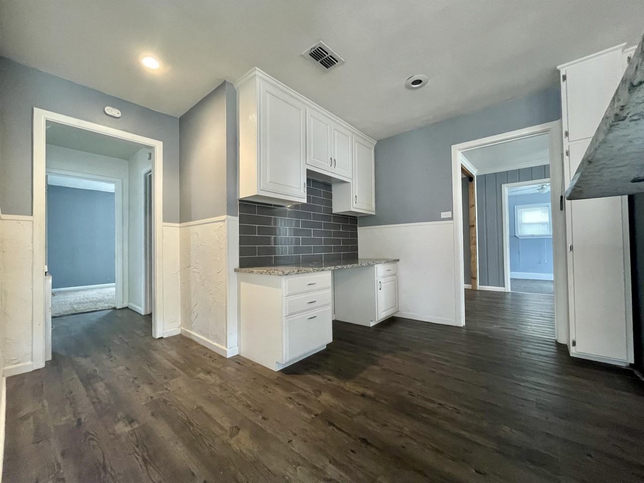 4205 41st St #1 - Photo 7 of 37