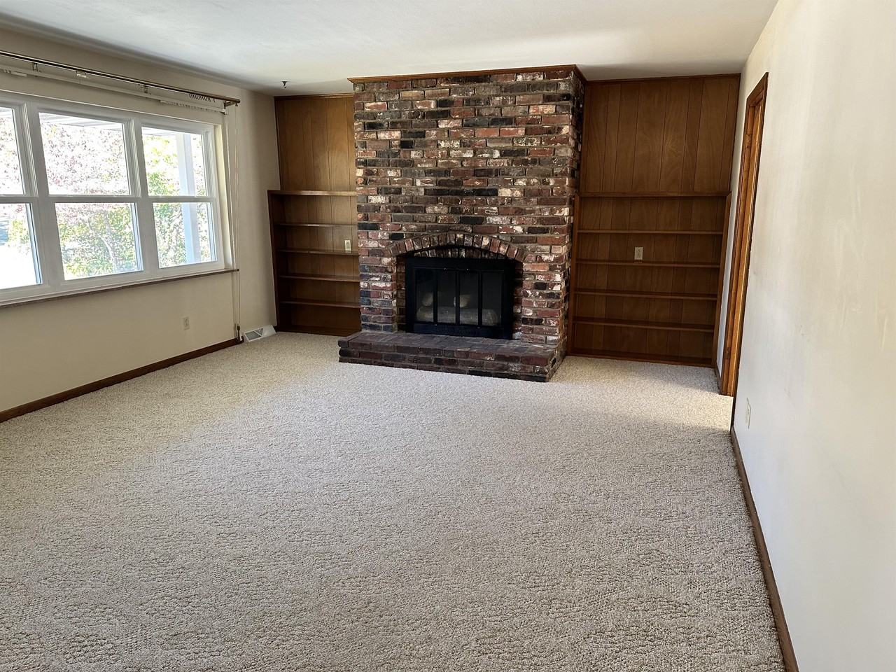 1760 Scenic Dr #1 - Photo 5 of 16