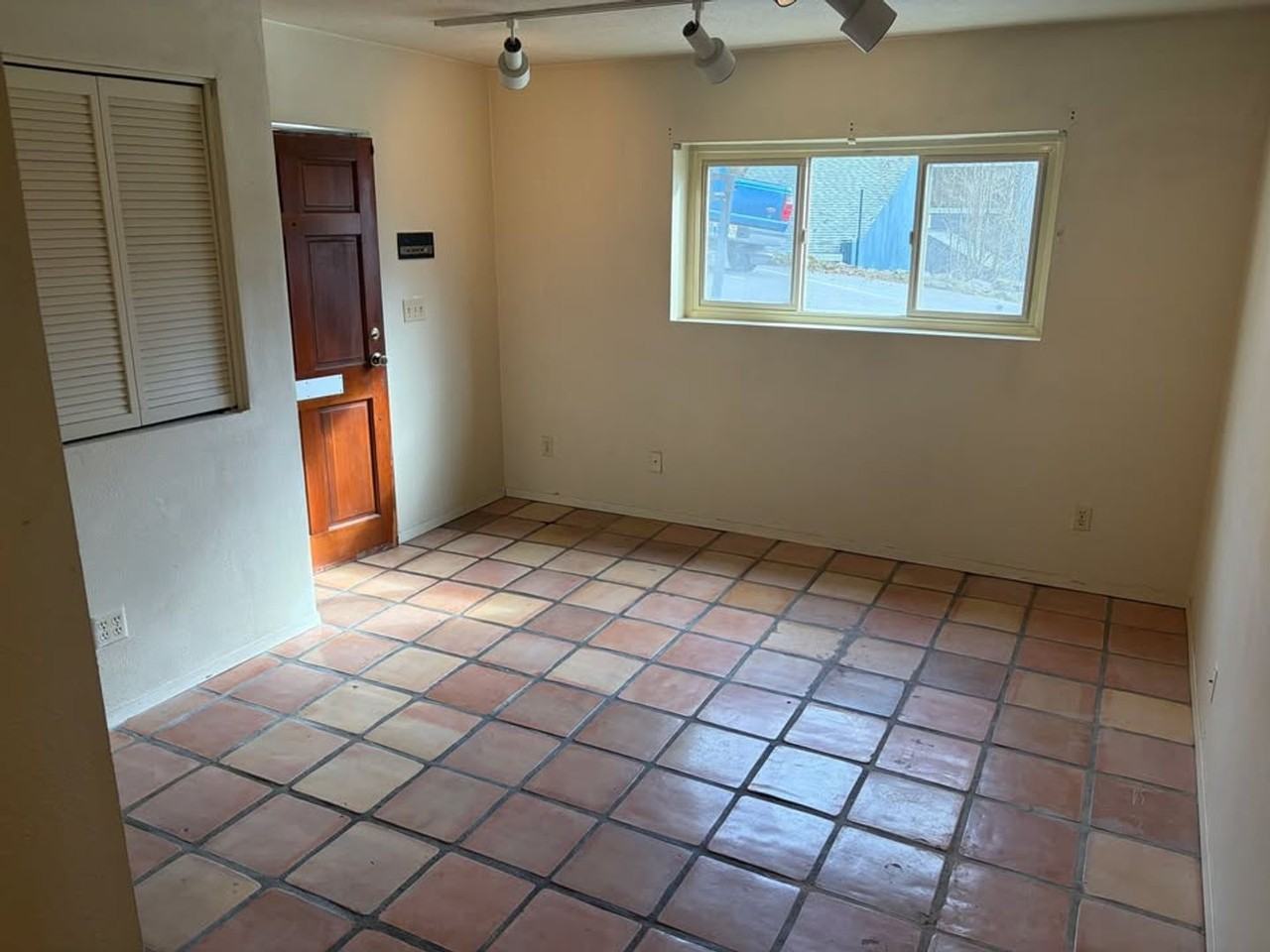 Richardson Court Apartments - Photo 3 of 8