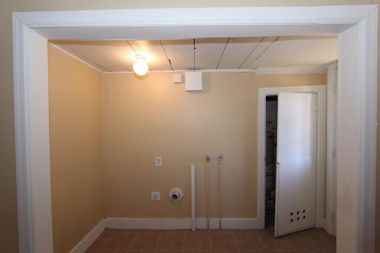 2203 20th St #1 - Photo 6 of 10