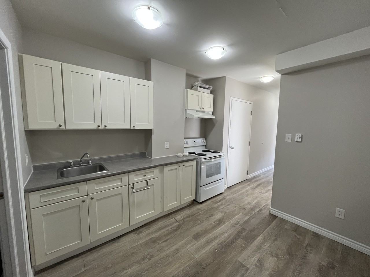 260 Robinson St #260 - Photo 2 of 15