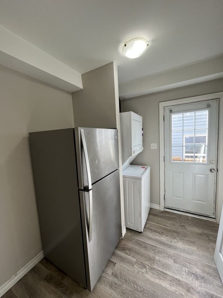 260 Robinson St #260 - Photo 3 of 15