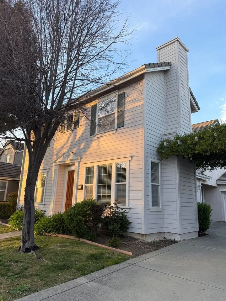 3753 Gresham Ln - Photo 4 of 18