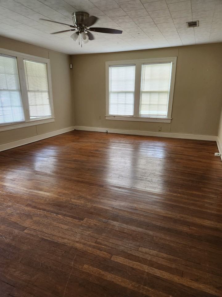 239 West Dr #1 - Photo 2 of 17