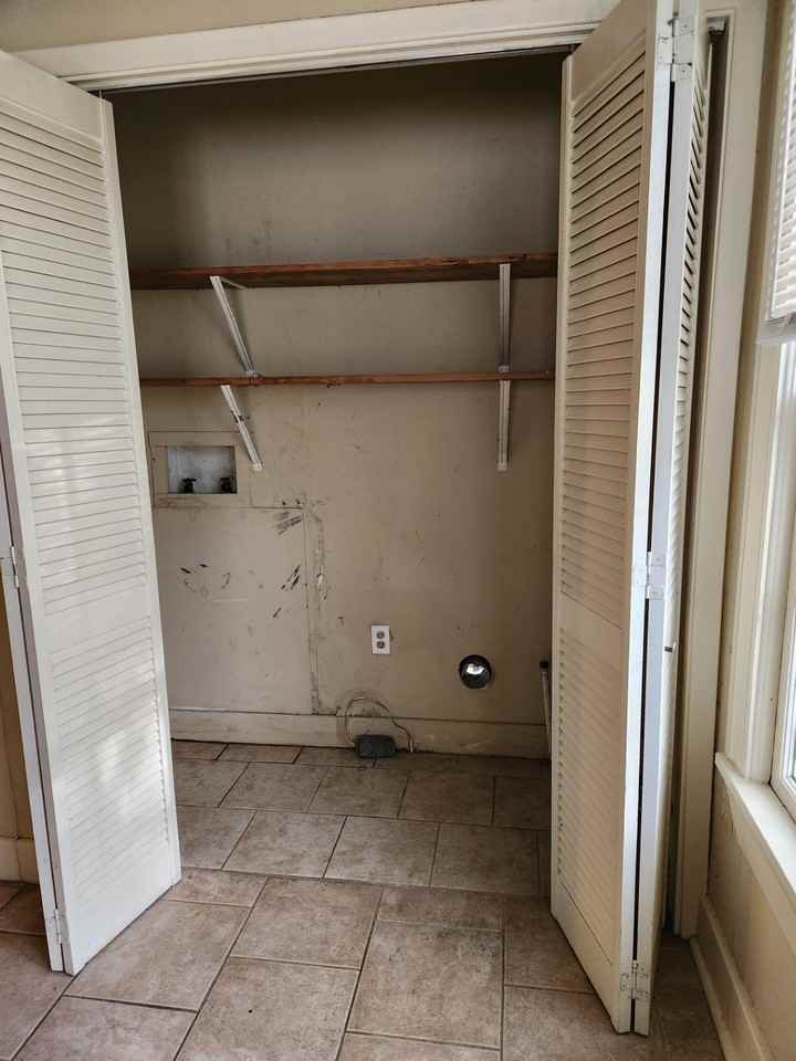 239 West Dr #1 - Photo 6 of 17