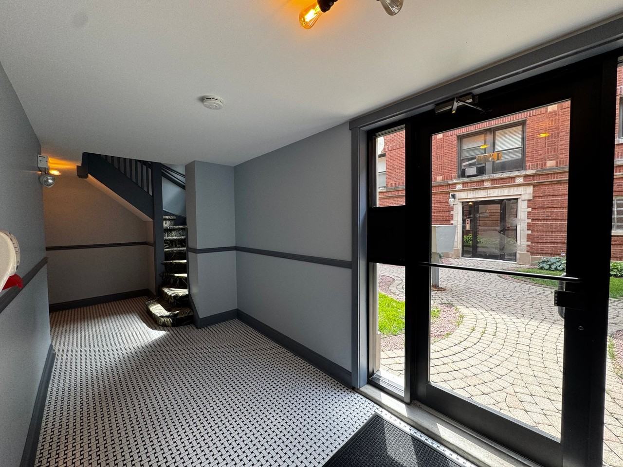 7021 N Glenwood Ave #3S - Photo 3 of 23