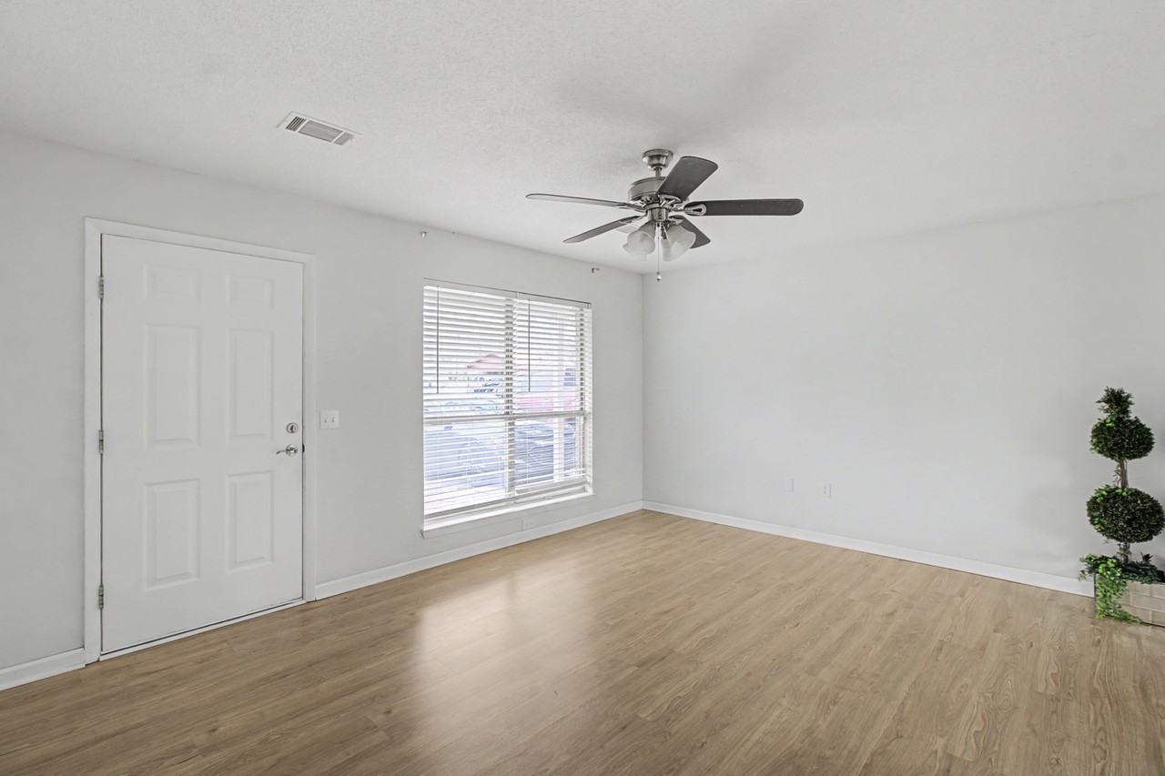 799 Wildwood Dr #1 - Photo 4 of 23