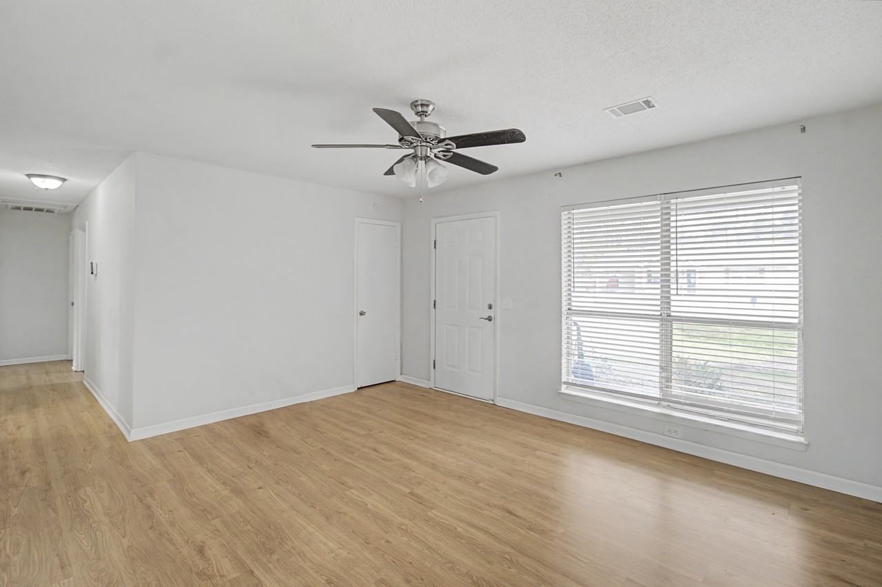 799 Wildwood Dr #1 - Photo 5 of 23