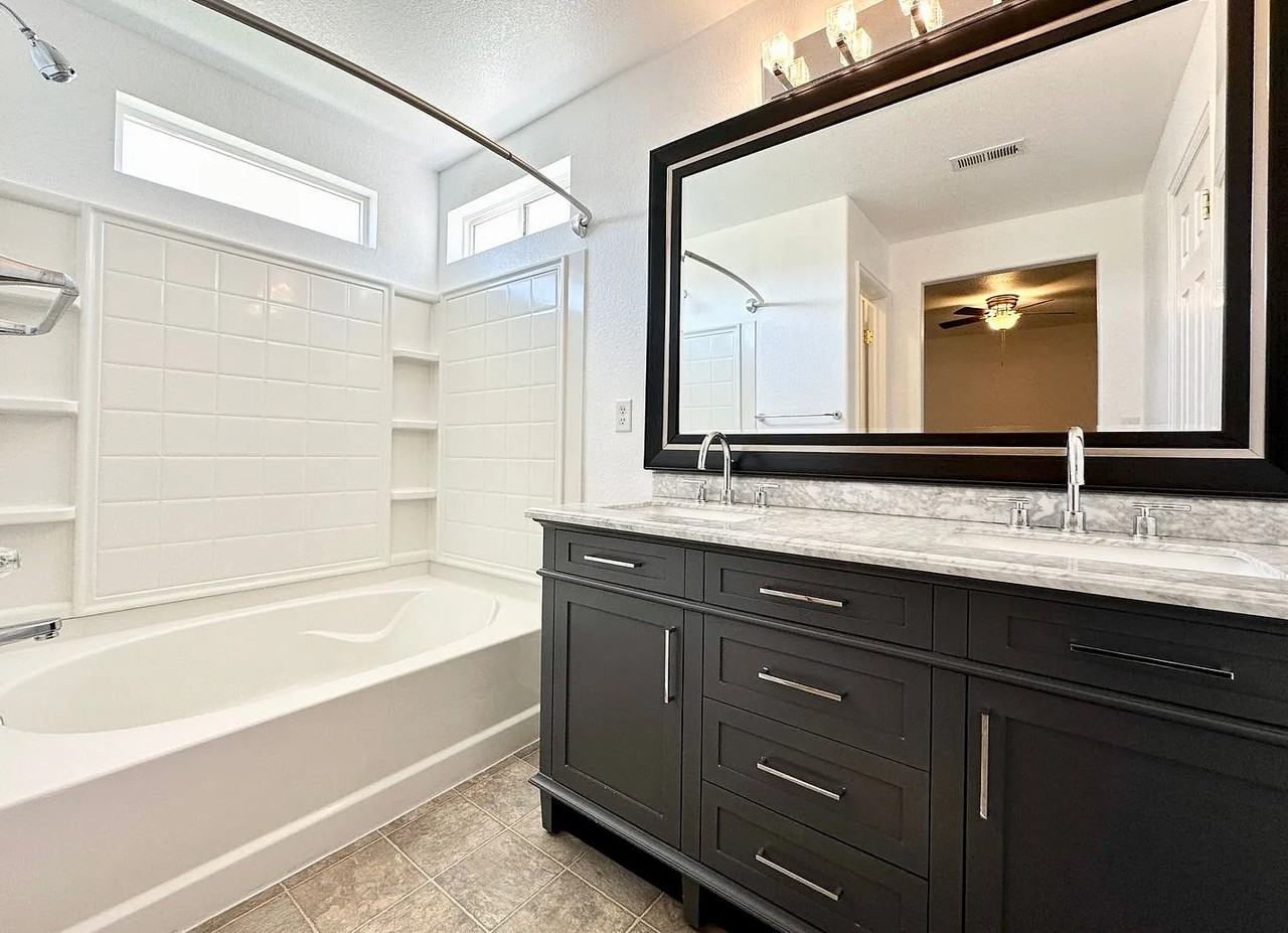 2434 E 127th Pl - Photo 7 of 10