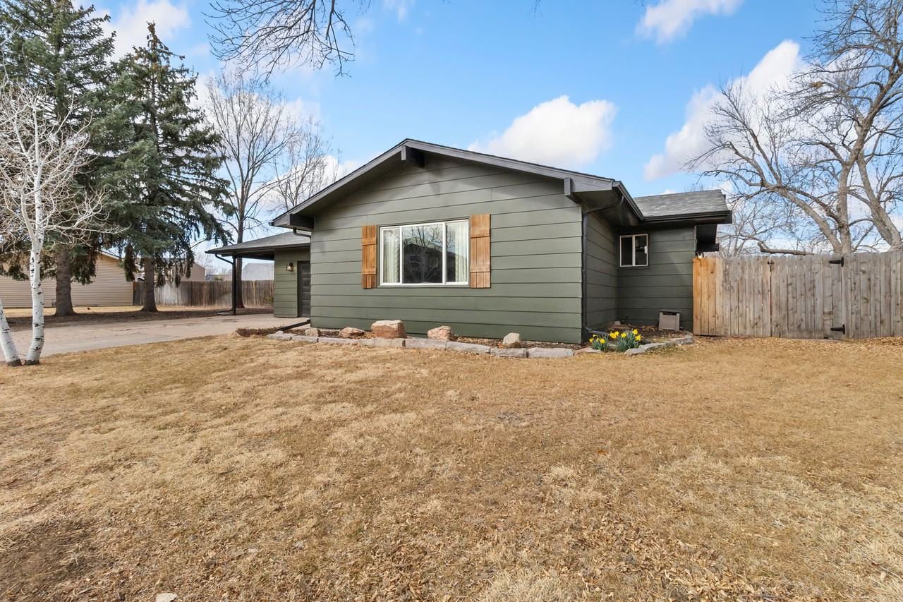 918 Woodbine Dr #1 - Photo 2 of 24