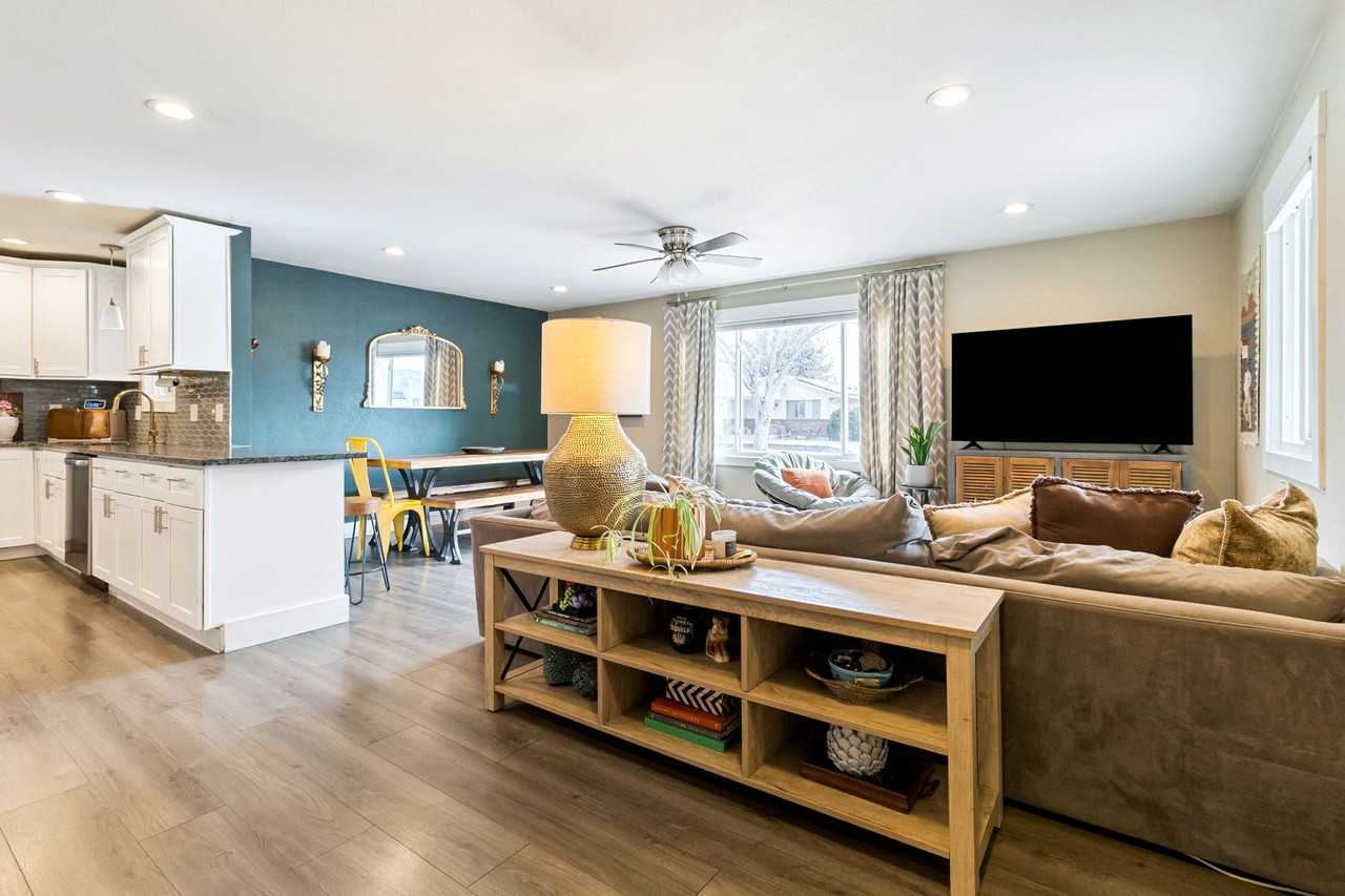 918 Woodbine Dr #1 - Photo 4 of 24