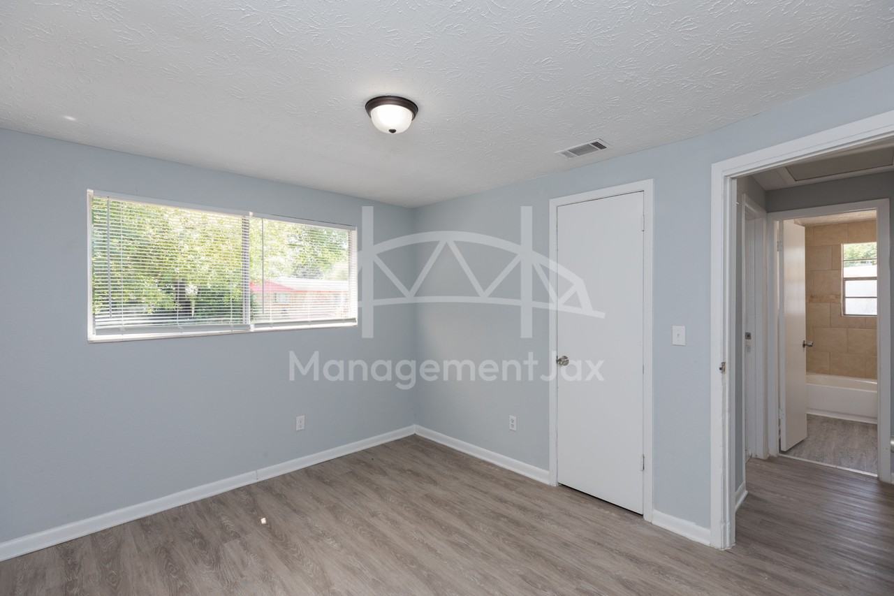 4452 Bedivere Rd #1 - Photo 4 of 15