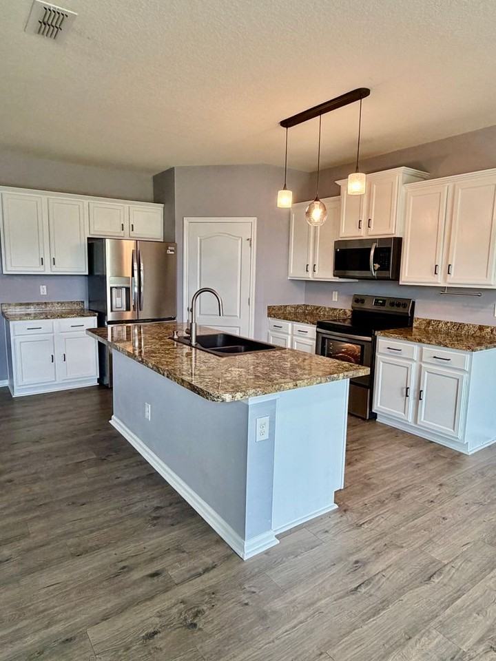 215 Brooklet Cir - Photo 5 of 50