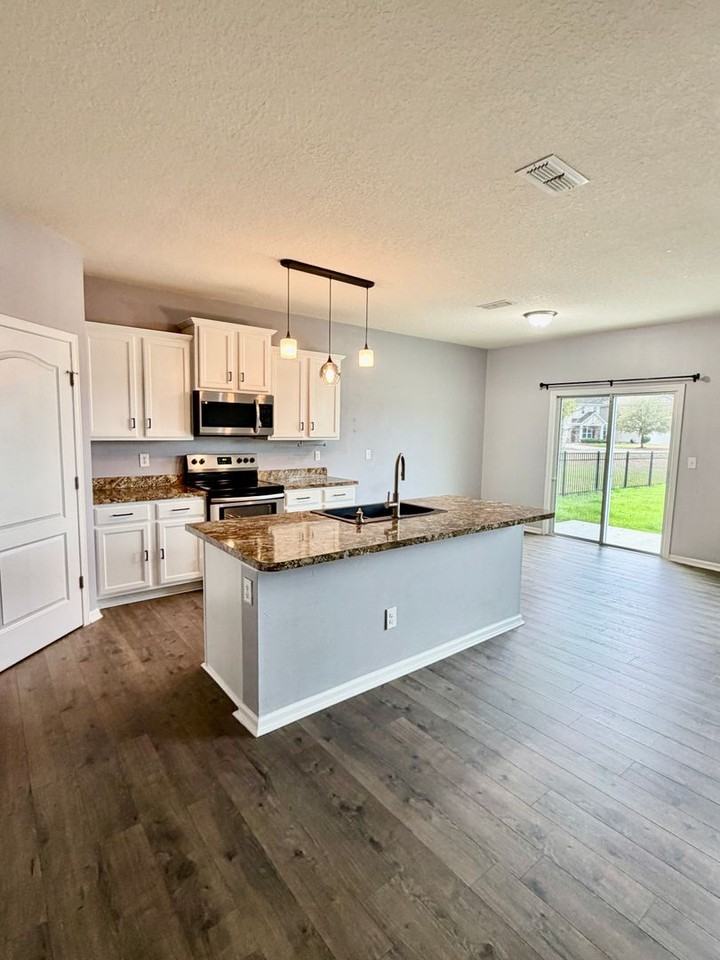 215 Brooklet Cir - Photo 7 of 50