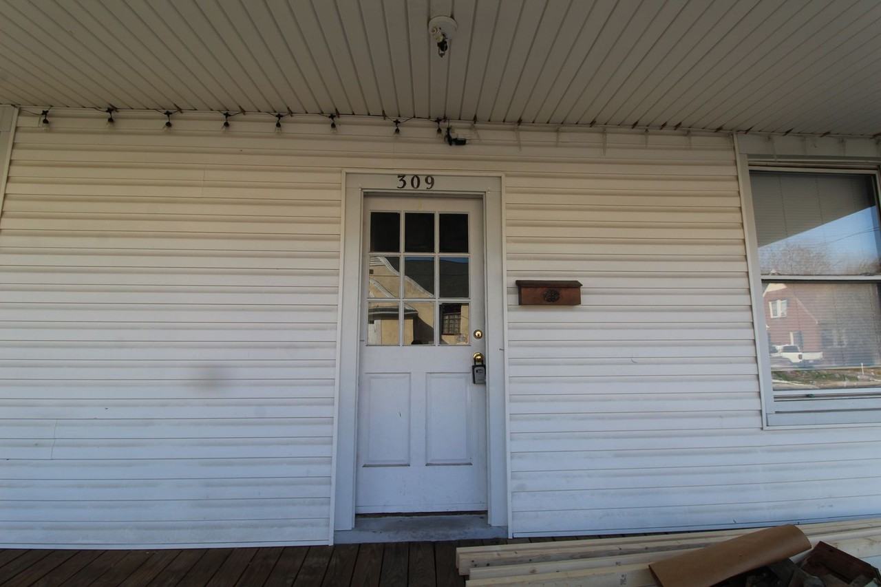 309 Chicago Ave - Photo 2 of 10