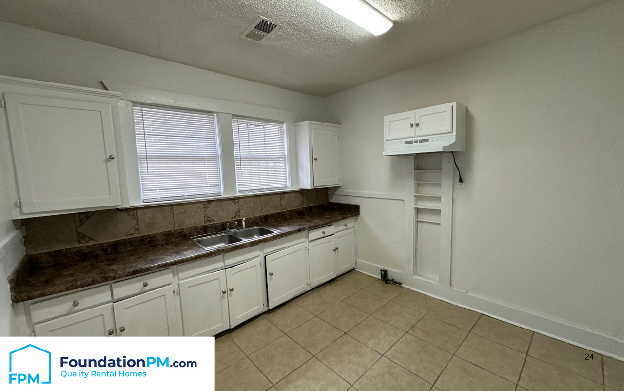 914 Garland St #1 - Photo 4 of 9