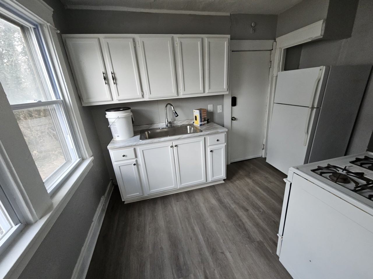 11008 Kinsman Rd - Photo 4 of 15