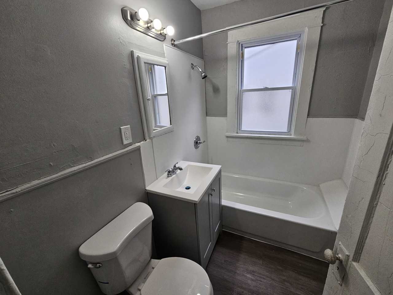 11008 Kinsman Rd - Photo 7 of 15