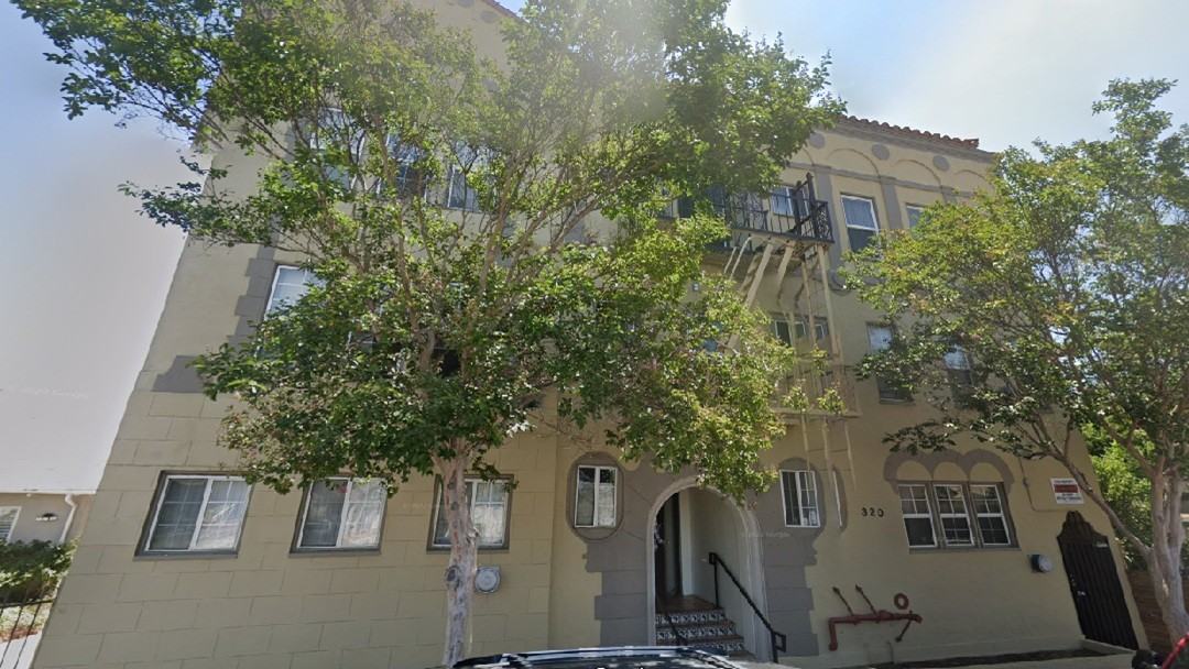 320 N Ardmore Ave #107