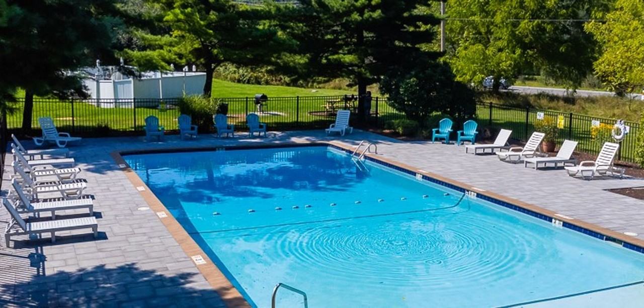 CARRIAGE HILL APARTMENTS - Photo 4 of 10