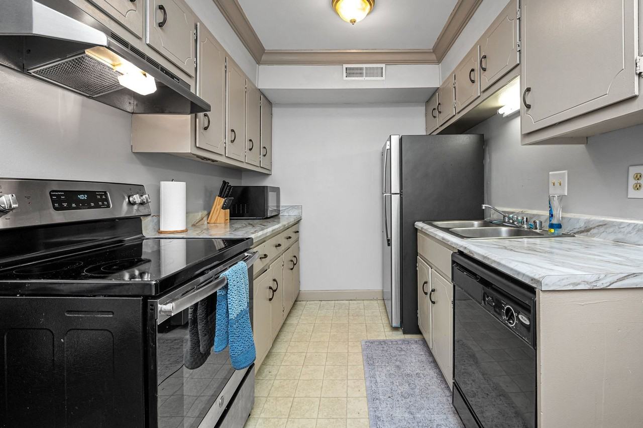 Lakeview Landing Apartments - Photo 5 of 11