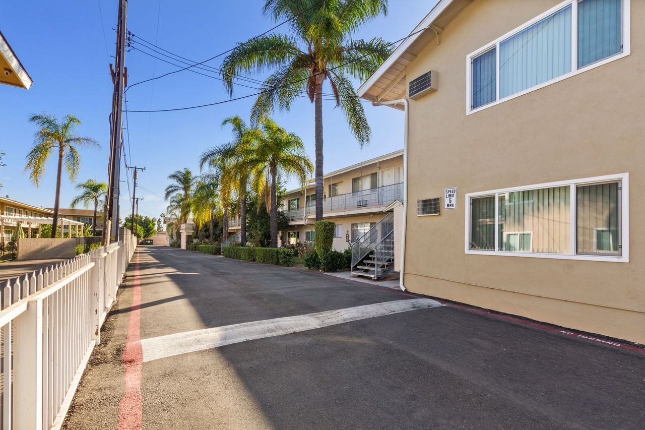 Huntington - Photo 7 of 21