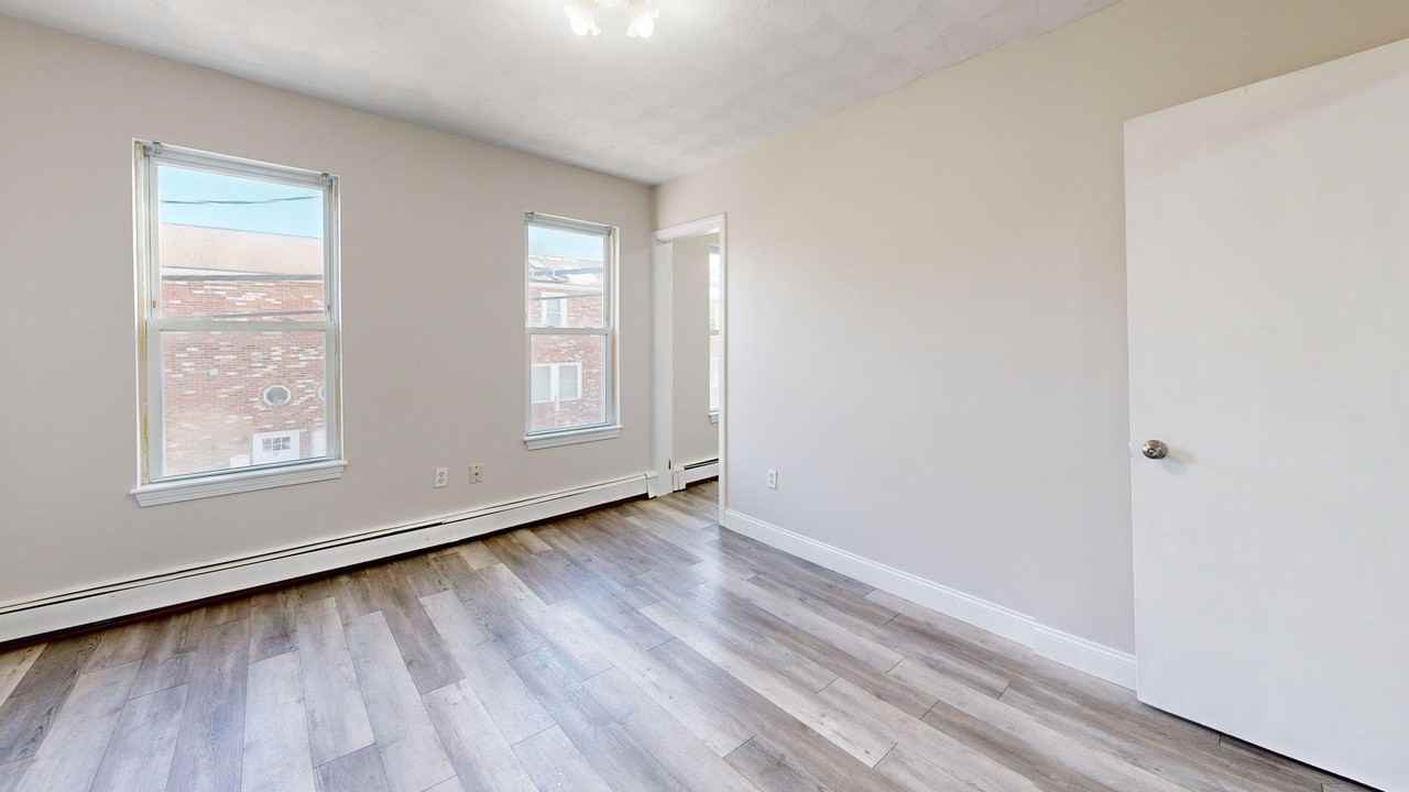 44 Morris Street44 Morris Street - 3 #3 - Photo 5 of 9