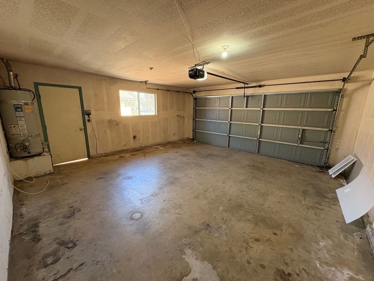 420 Benjamin Ct - Photo 4 of 36