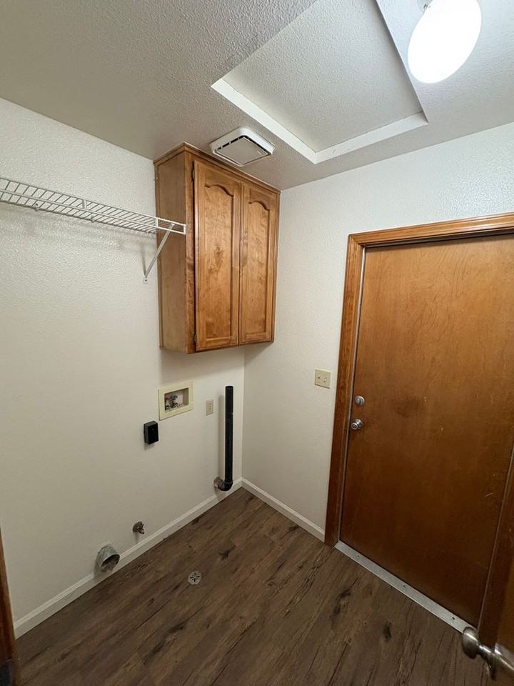 420 Benjamin Ct - Photo 5 of 36