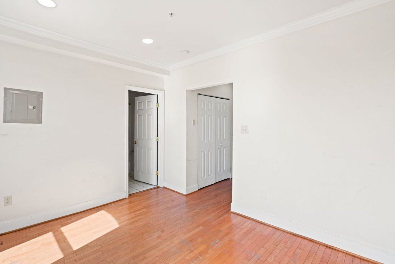 Elberon - Photo 4 of 15