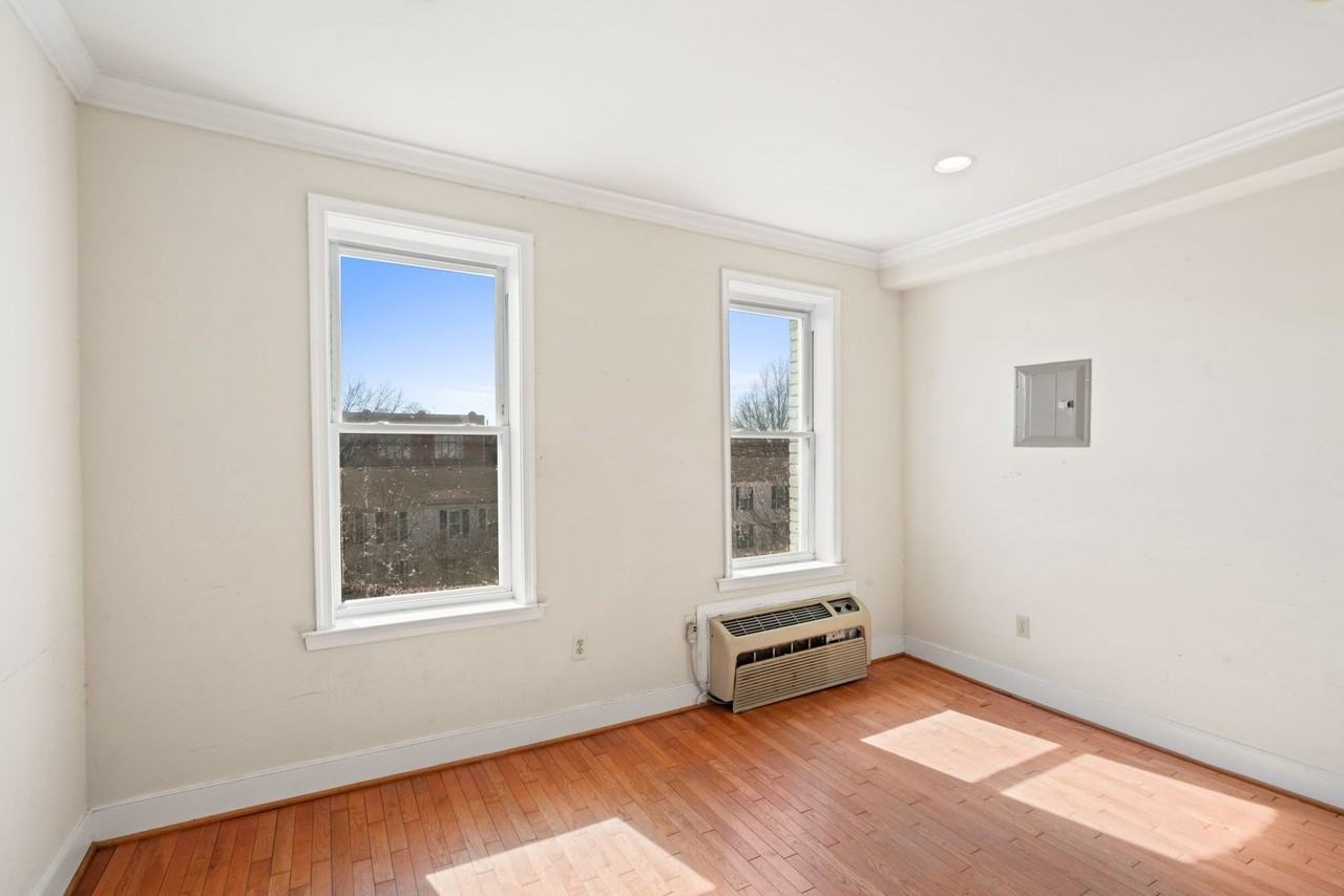 Elberon - Photo 5 of 15