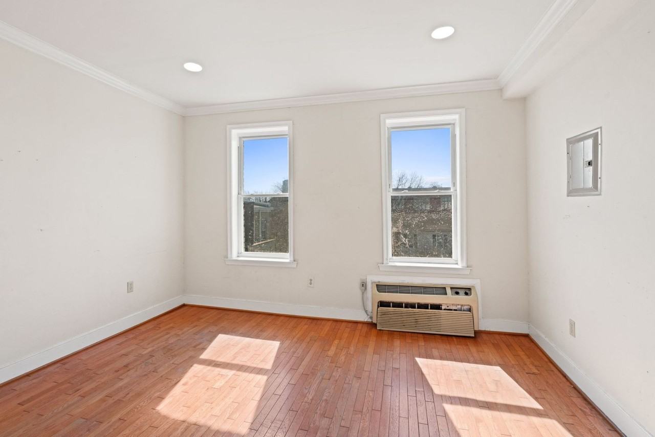 Elberon - Photo 6 of 15