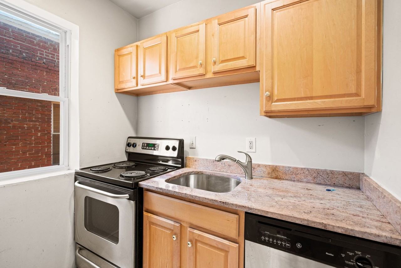 Elberon - Photo 7 of 15