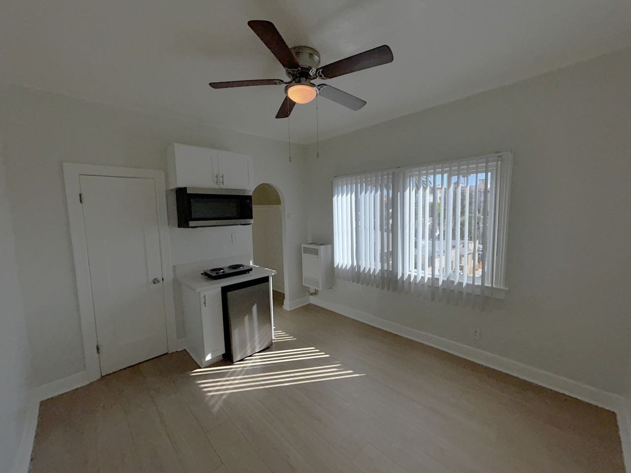 320 N Ardmore Ave #311 - Photo 3 of 10