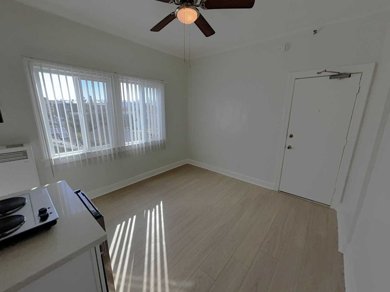 320 N Ardmore Ave #311 - Photo 6 of 10