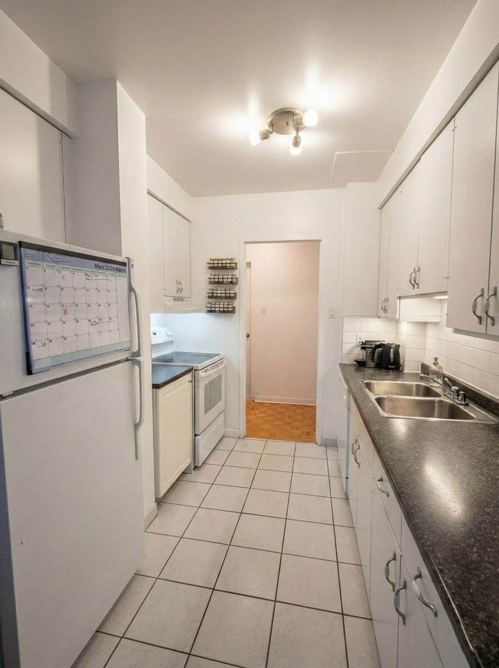 445 Boul St-Joseph O - Photo 2 of 17