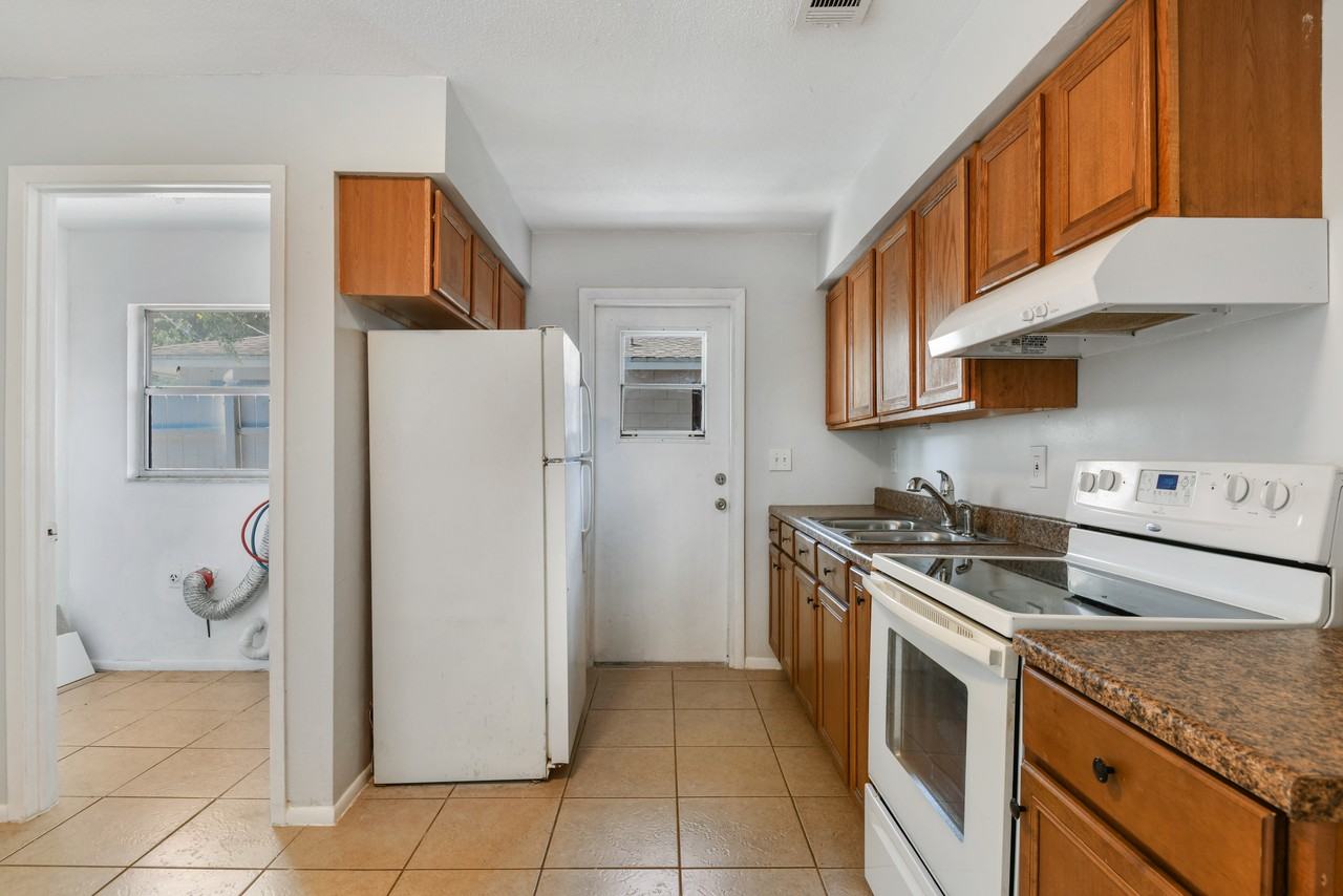 408 Rosland Dr #1 - Photo 5 of 6