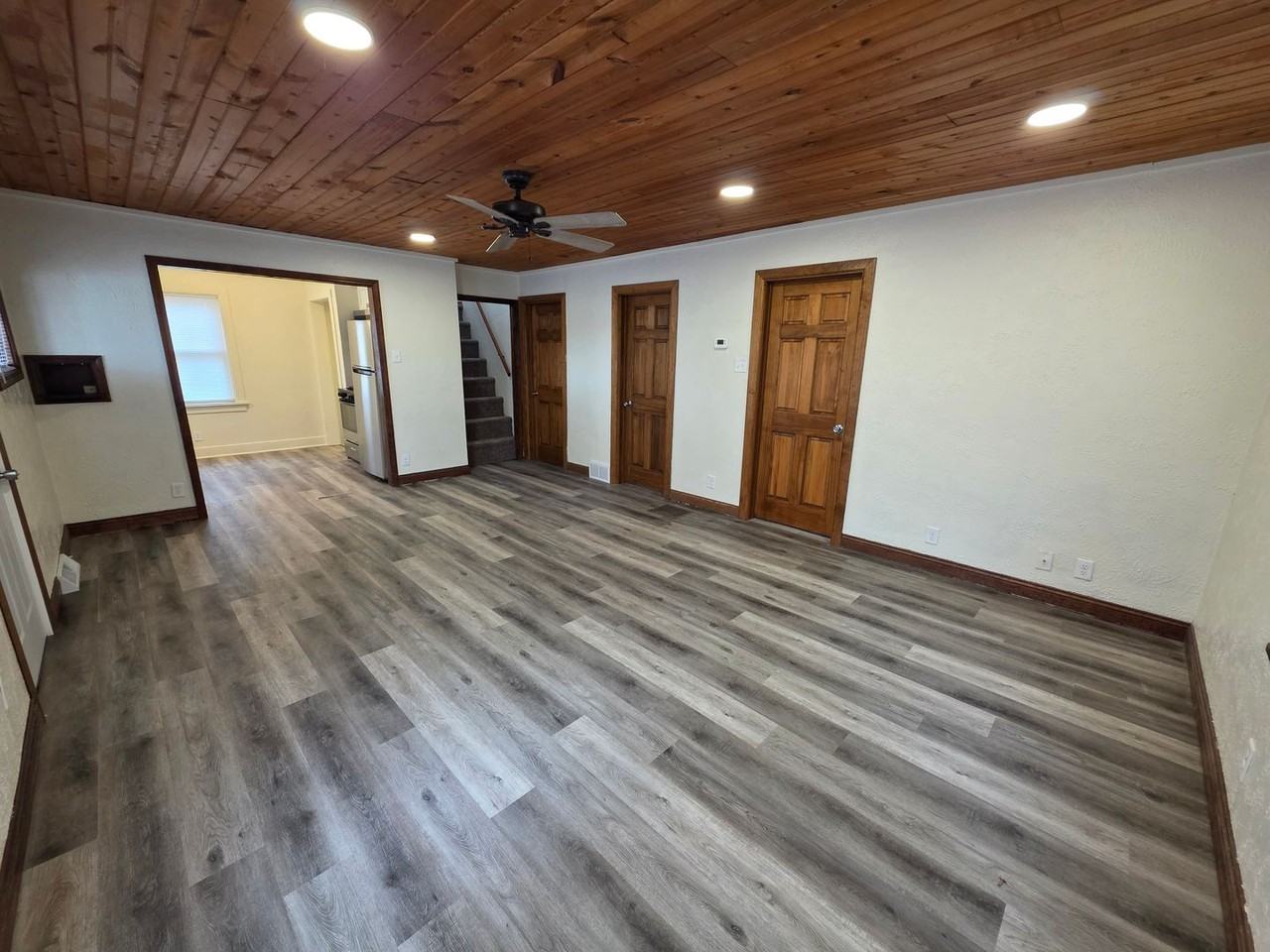 806 Waverly Pl - Photo 7 of 11