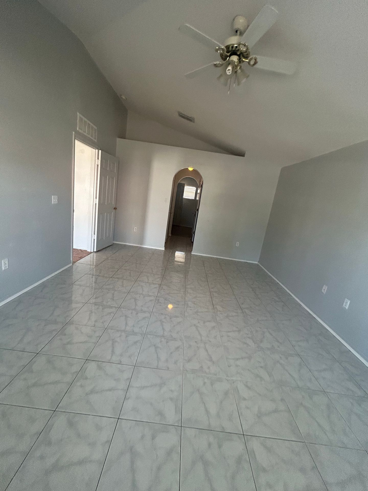 6031 Sunset Vista Dr - Photo 7 of 13