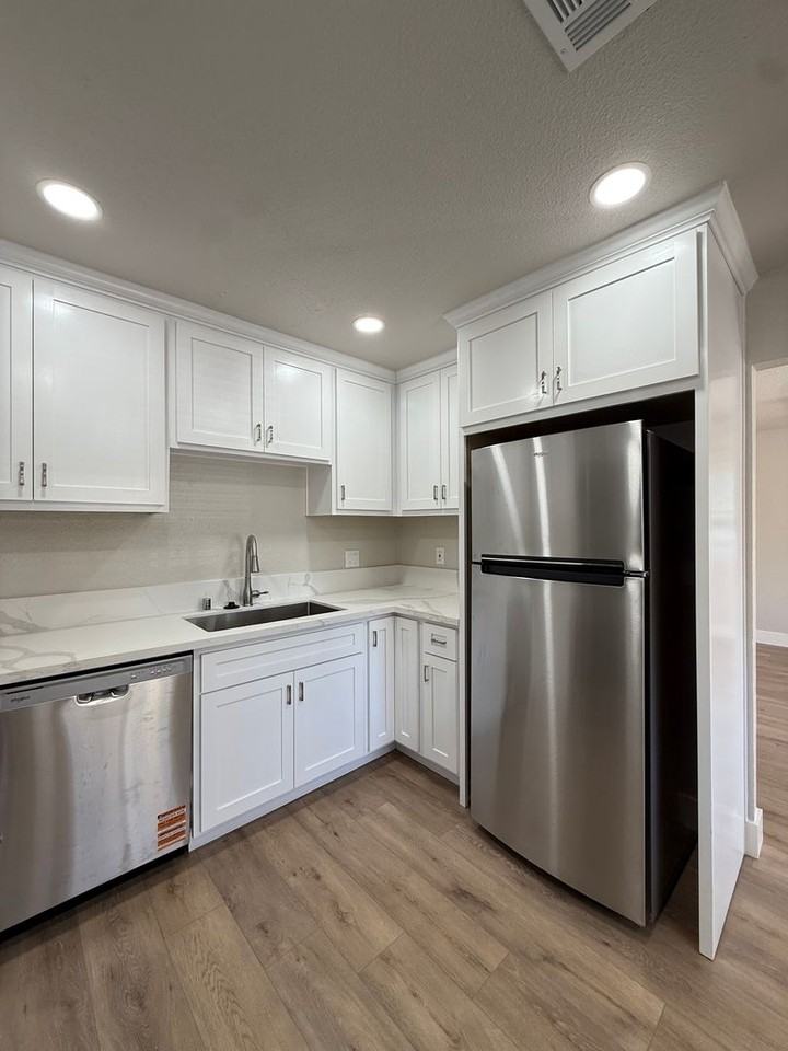 4001 Broadway - Photo 4 of 13