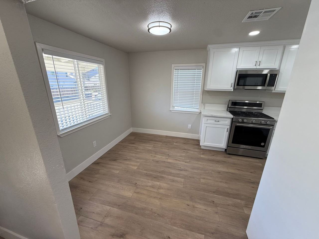 4001 Broadway - Photo 5 of 13