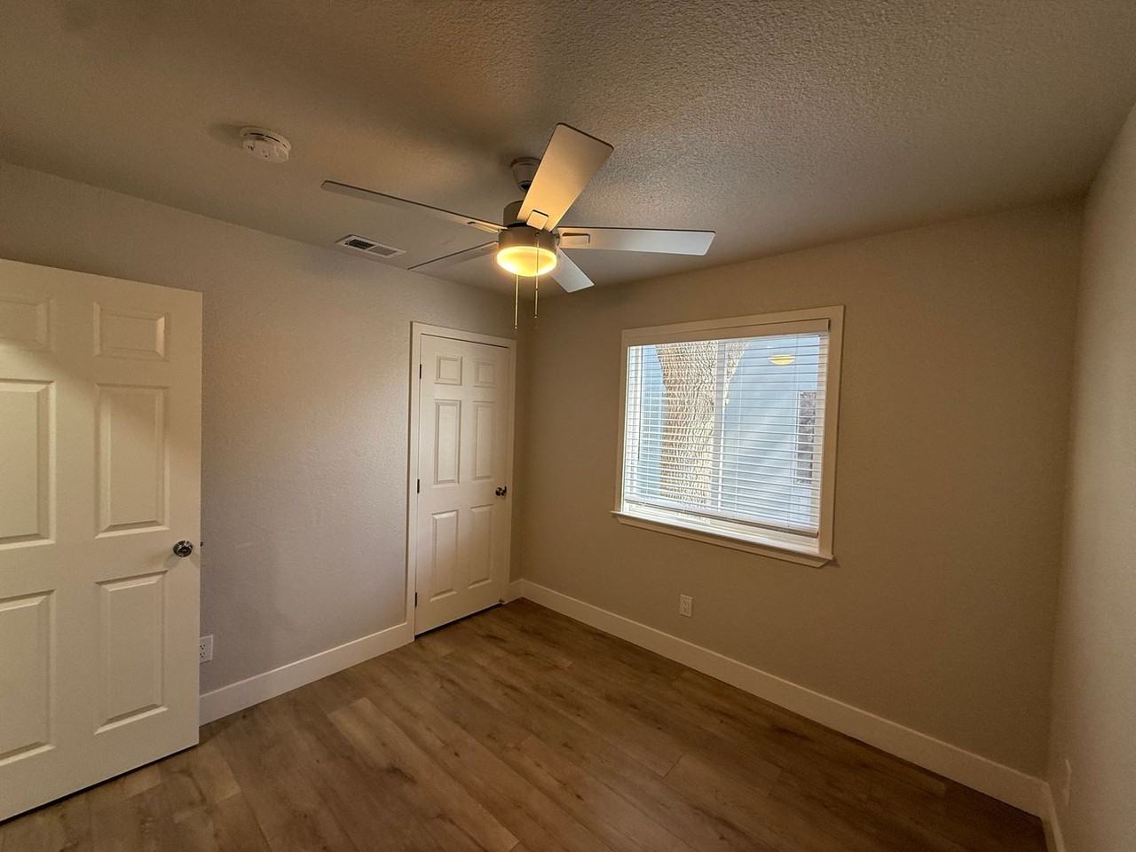 4001 Broadway - Photo 7 of 13