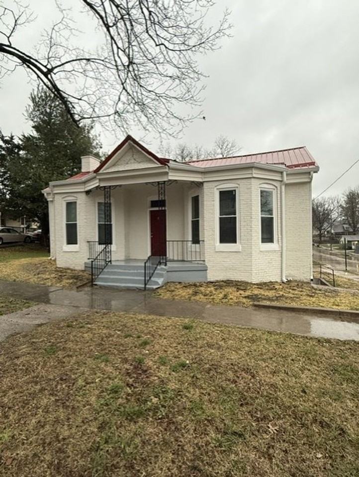 622 7th St - Photo 2 of 18