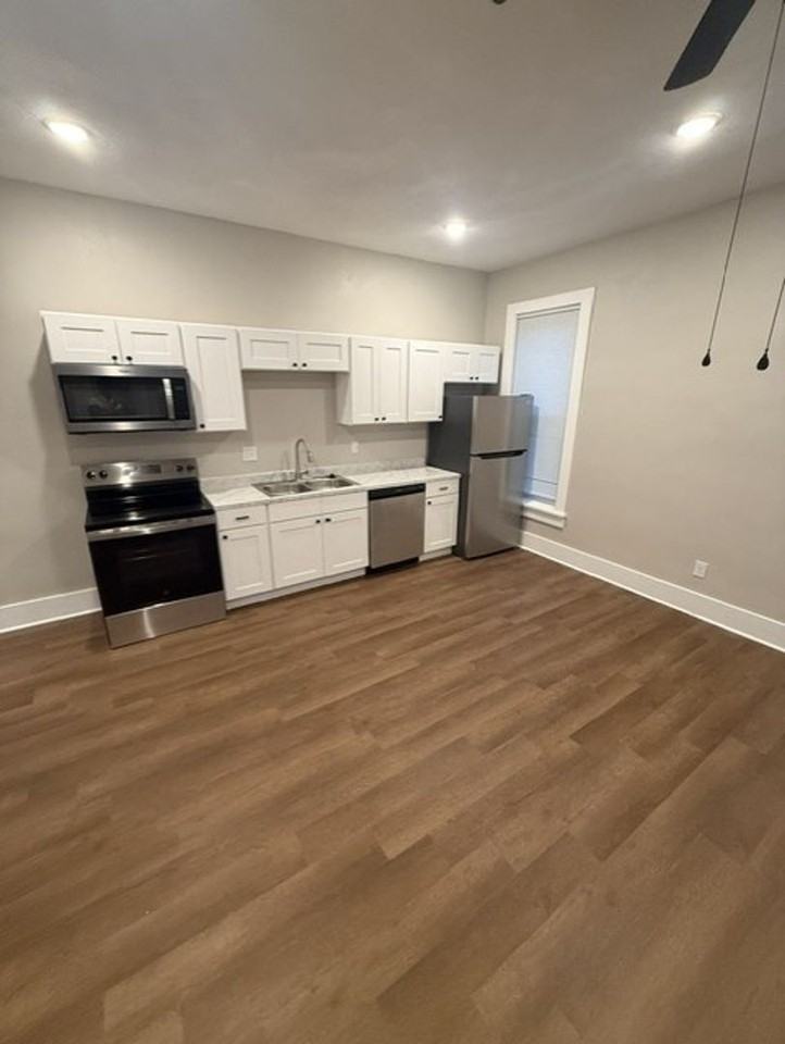 622 7th St - Photo 4 of 18