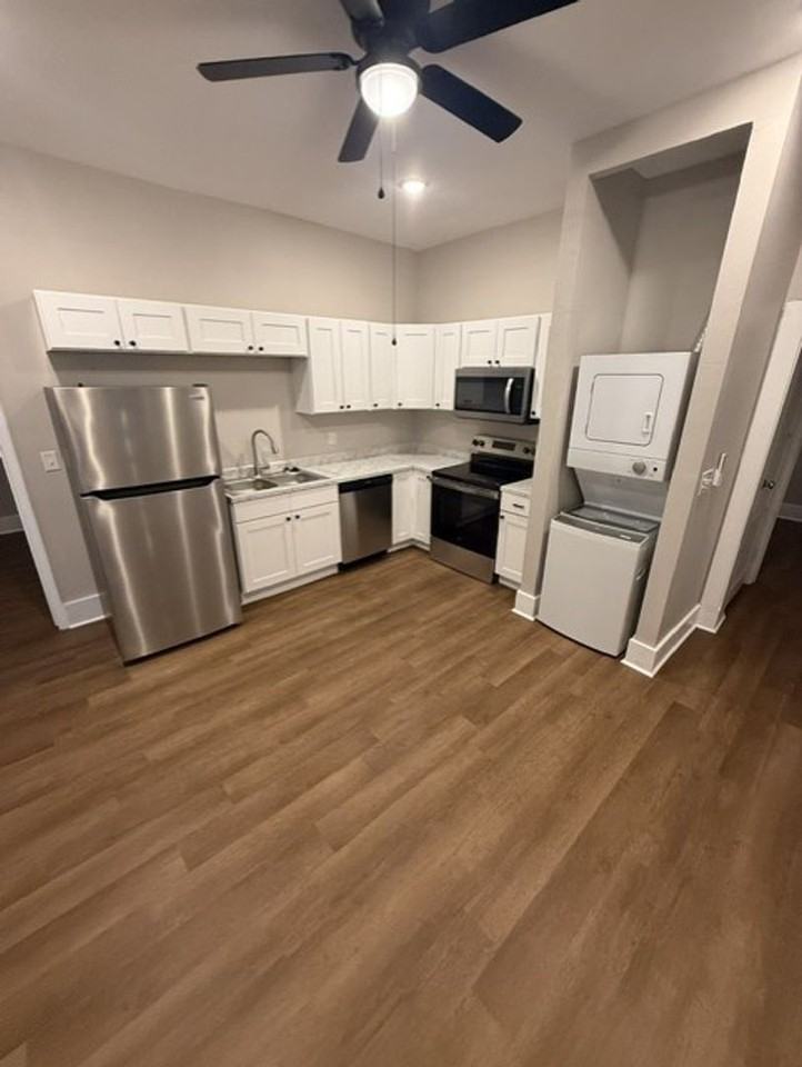 622 7th St - Photo 3 of 18