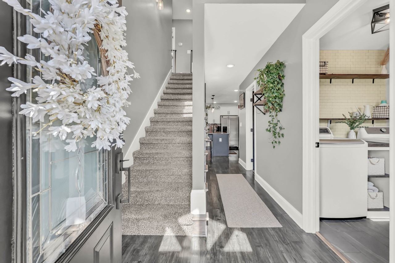 505 Sourwood Dr #1 - Photo 3 of 36