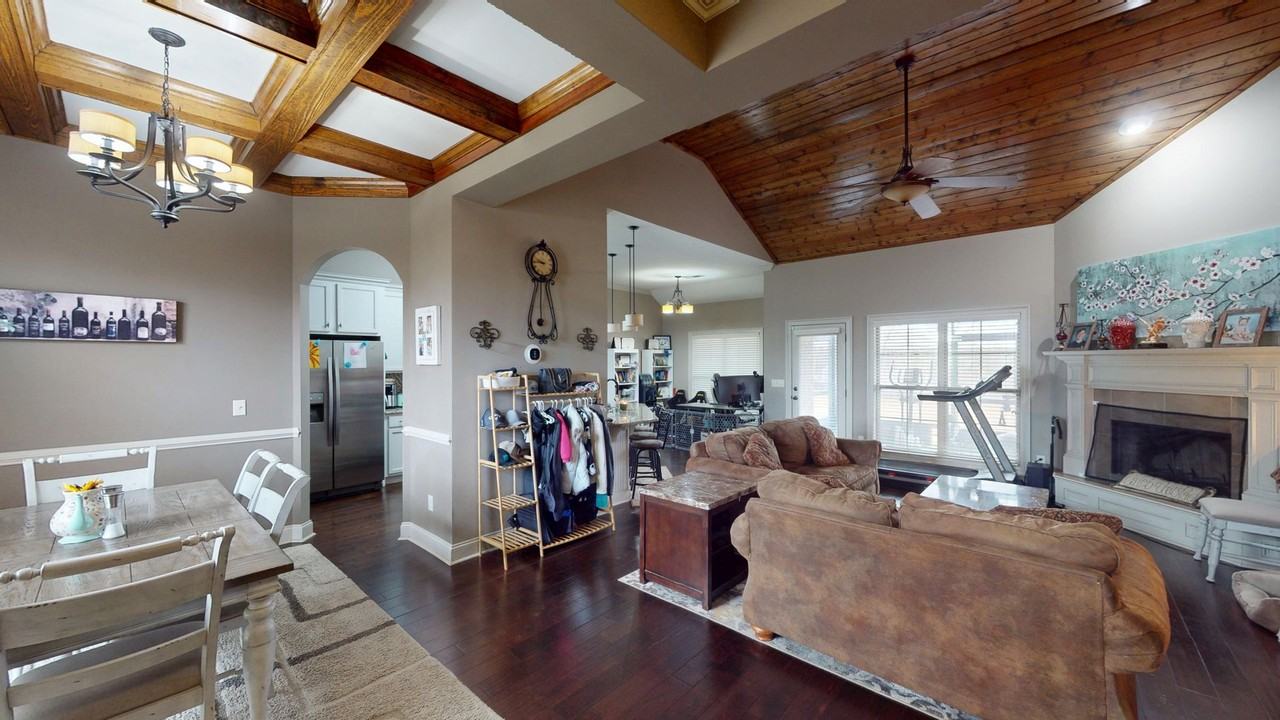 150 Village Ct - Photo 3 of 34