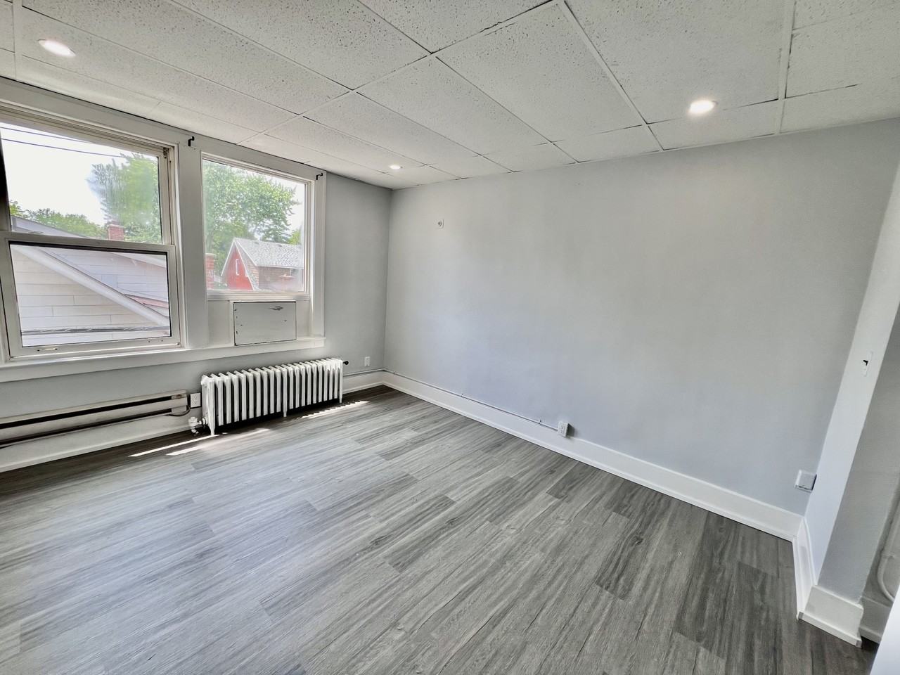 1495 Gladstone Ave #308 - Photo 2 of 9