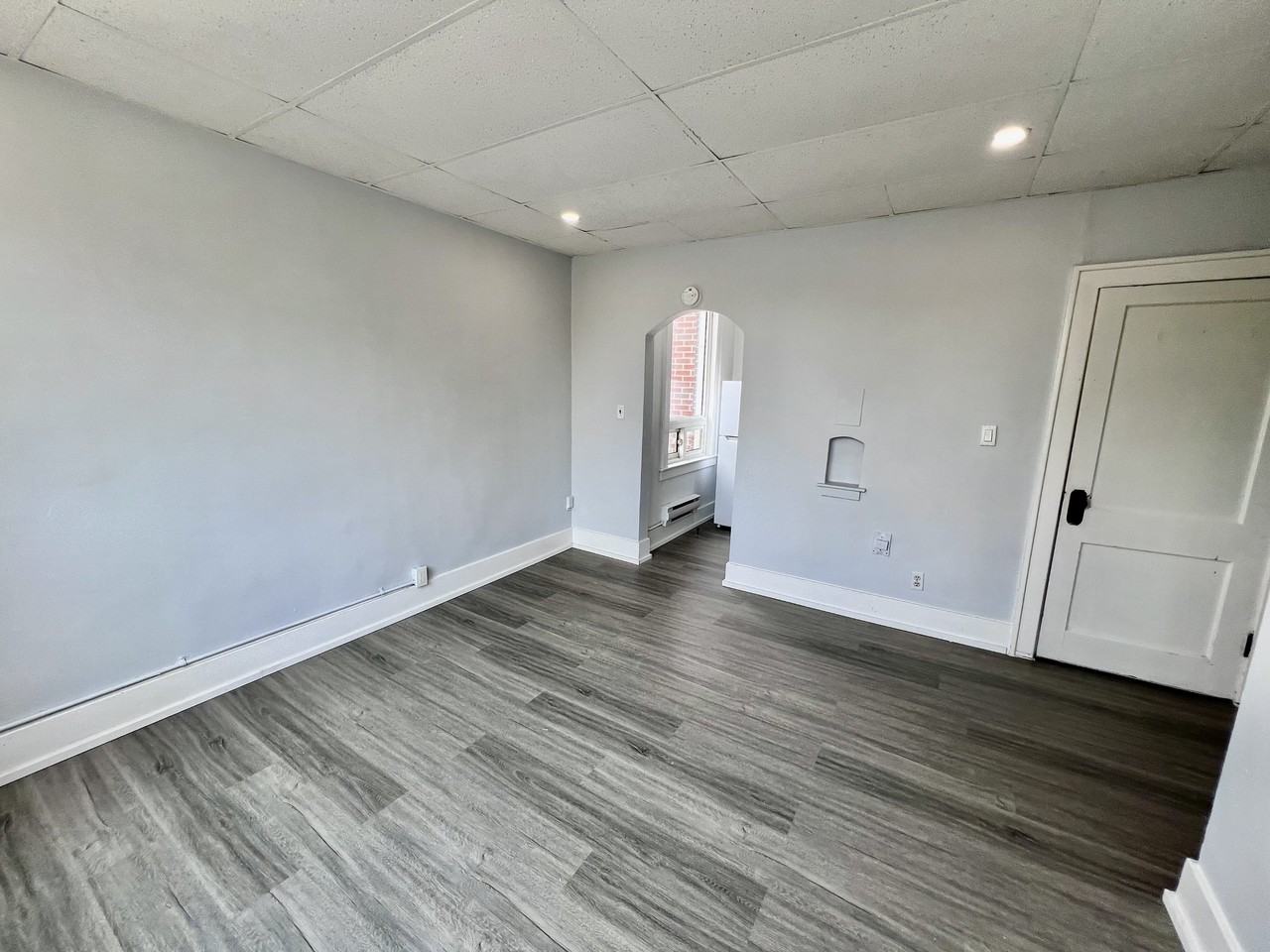 1495 Gladstone Ave #308 - Photo 4 of 9