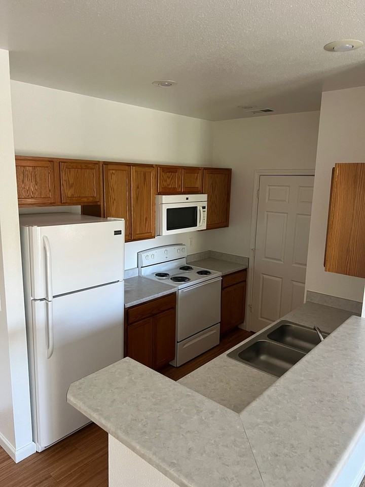 Fernley Silverlace Apartments - Photo 3 of 16